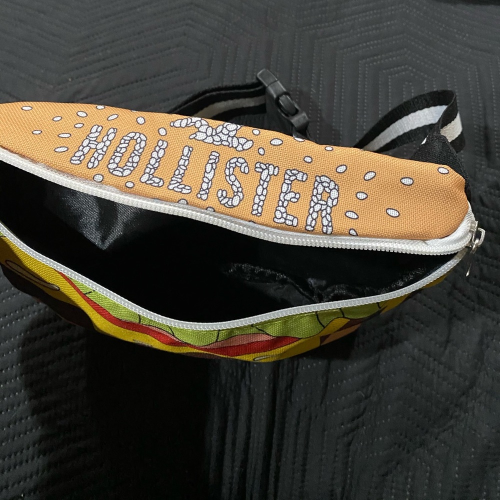 NWOT Hollister Hamburger Fanny Pack - Picture 5 of 5
